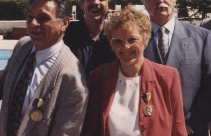 Jean-Claude Chermann et Françoise Barré-Sinoussi (au premier plan) - Pierre Belujon et Pierre Kress (au second plan)